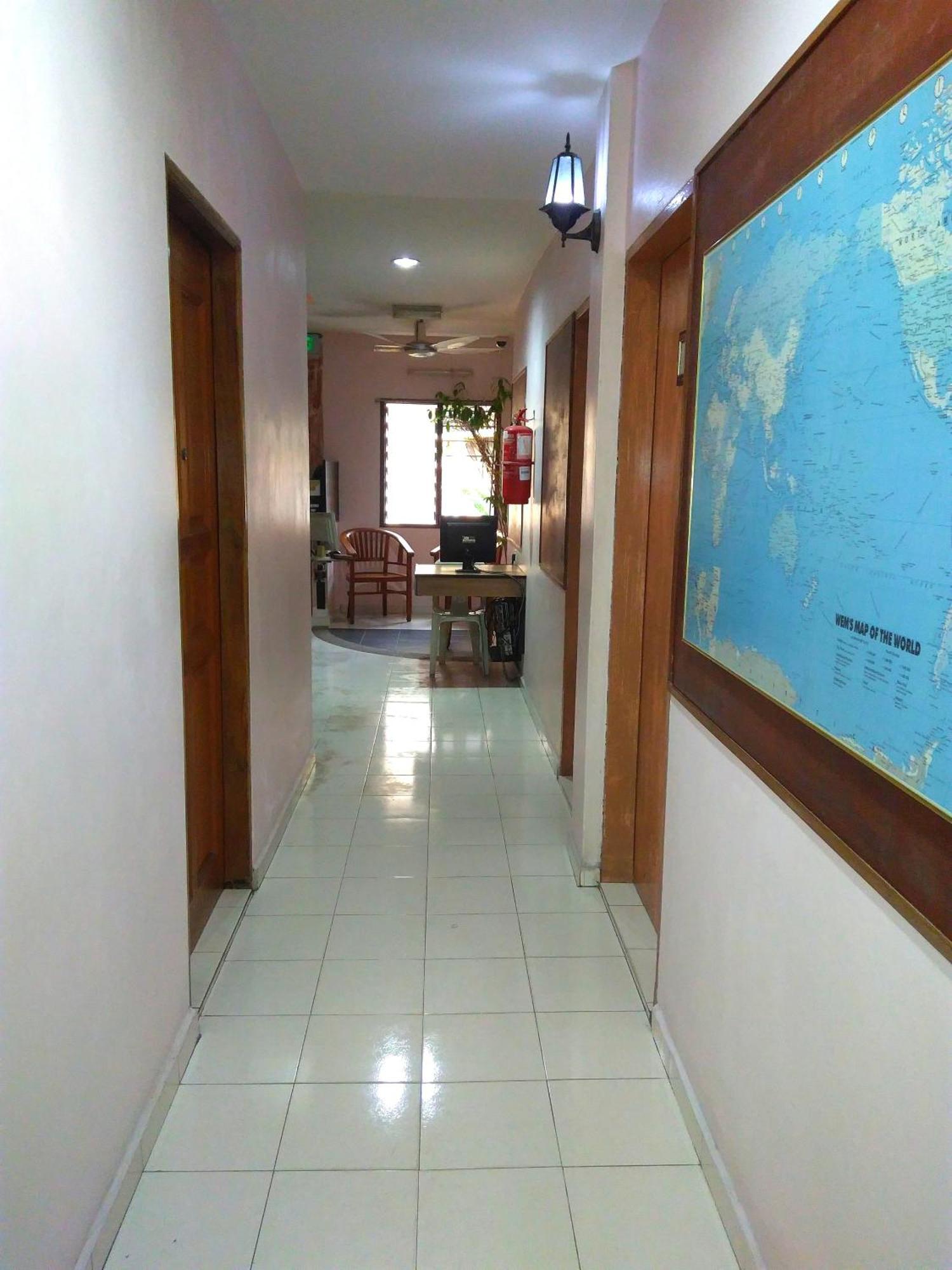 New Budget Inn Hotel Chukai Екстериор снимка