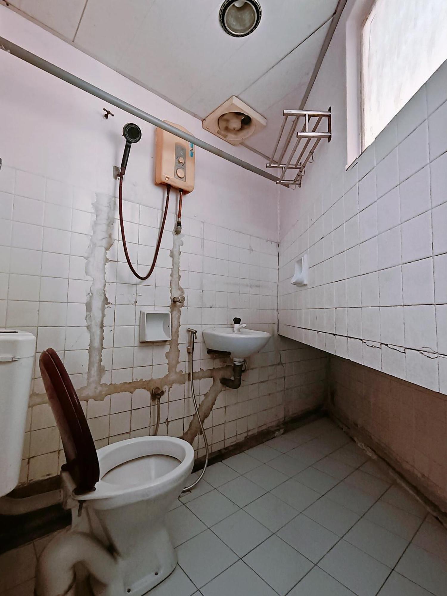 New Budget Inn Hotel Chukai Стая снимка