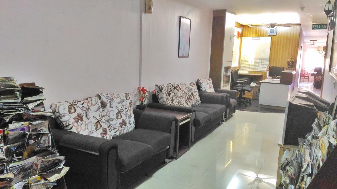 New Budget Inn Hotel Chukai Екстериор снимка