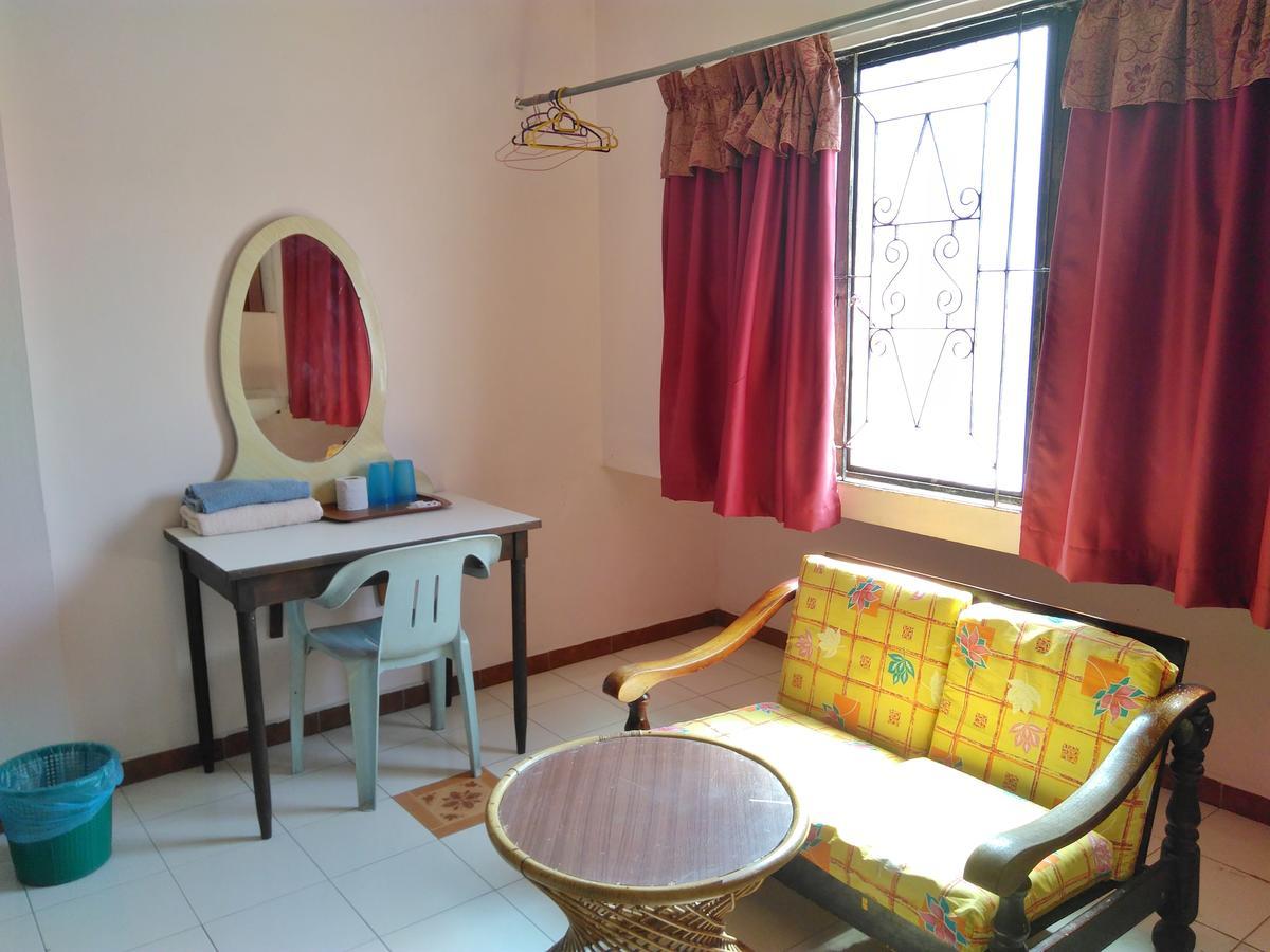 New Budget Inn Hotel Chukai Екстериор снимка
