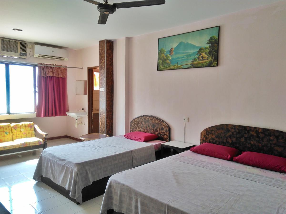 New Budget Inn Hotel Chukai Екстериор снимка