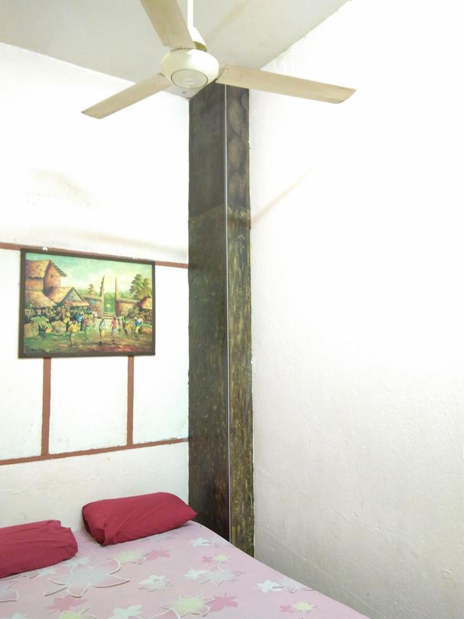 New Budget Inn Hotel Chukai Екстериор снимка