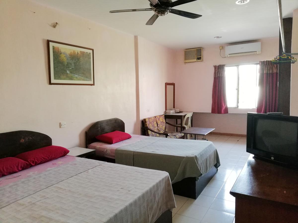 New Budget Inn Hotel Chukai Екстериор снимка