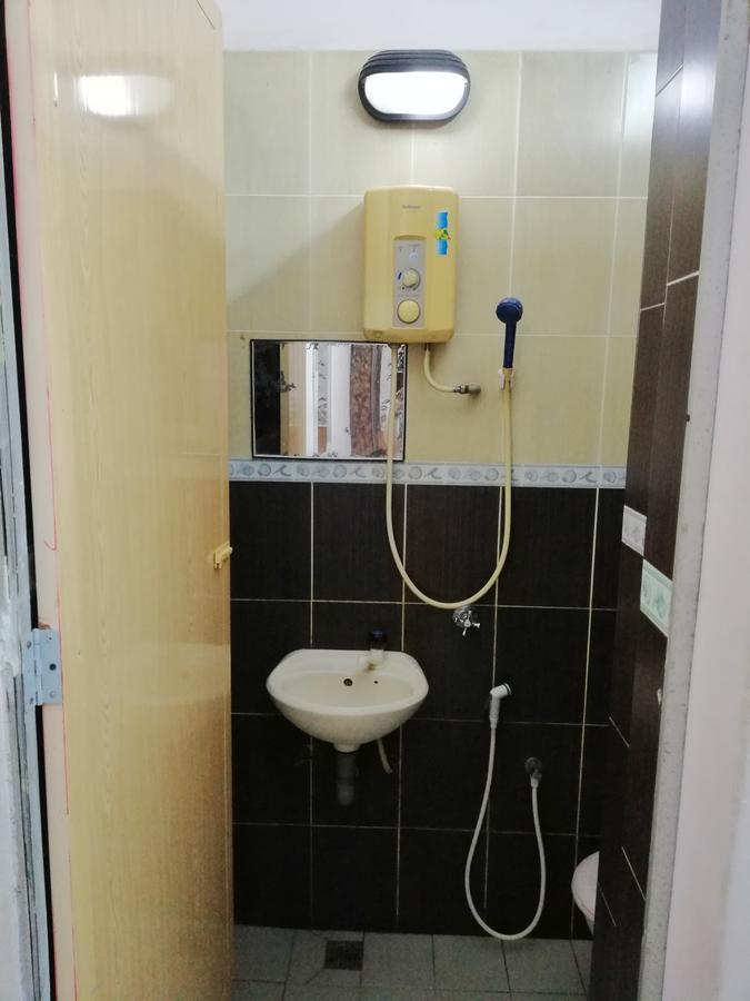 New Budget Inn Hotel Chukai Екстериор снимка