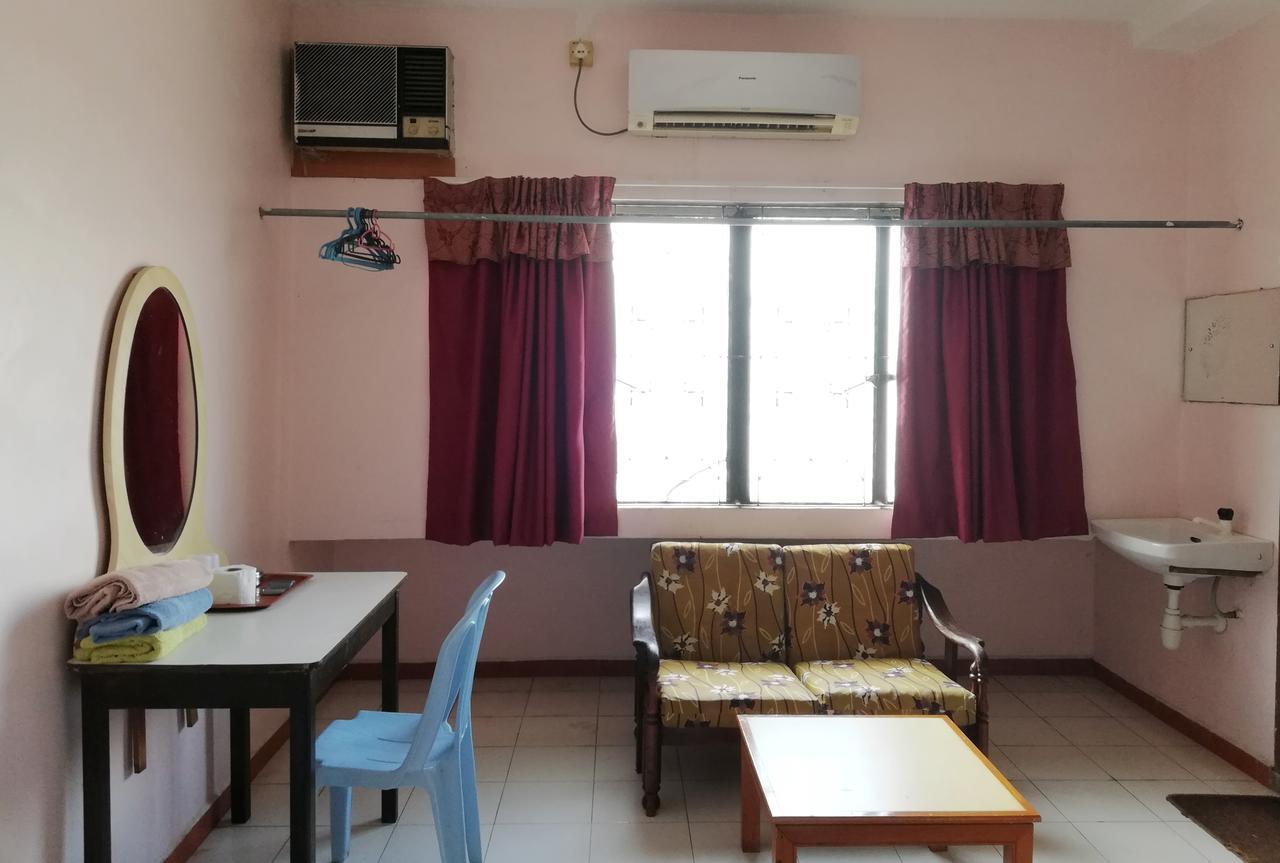 New Budget Inn Hotel Chukai Екстериор снимка